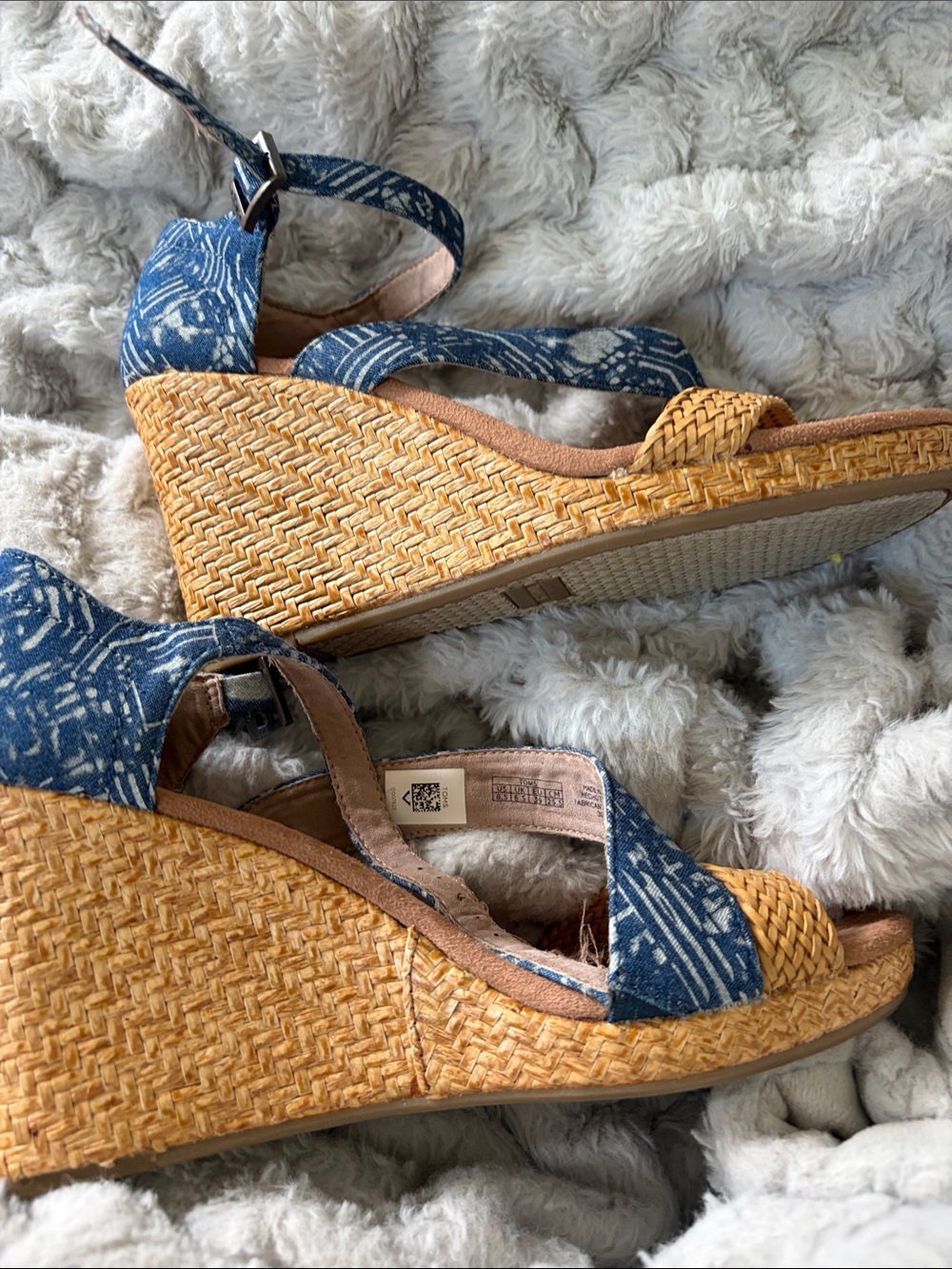 TOMS Blue Patterned Ankle-Strap Sandals with Tan Braided Front - Picture 3 of 4